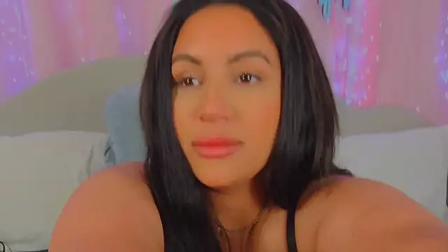 Snapshot of MeghanXO chatting on 12-03-24, 03:09 MeghanXO online show from 12-03-24, 03:09