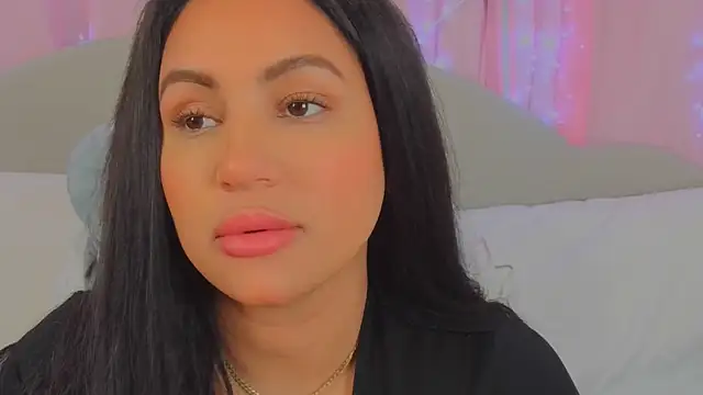 Snapshot of MeghanXO chatting on 12-31-24, 06:02 MeghanXO online show from 12-31-24, 06:02