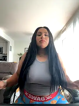 MeghanXO online show from 10-11-25, 06:17