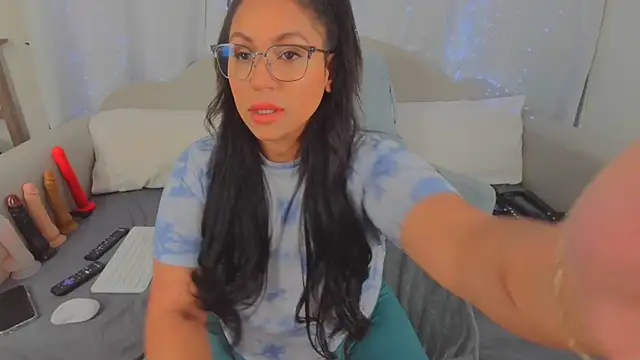 MeghanXO online show from 12-21-25, 12:45