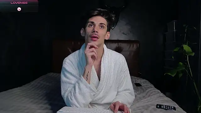 DanielCrush1 online show from 11-19-25, 05:13