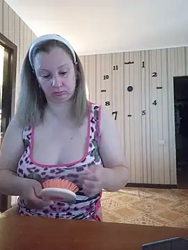 Snapshot of BustyBlond chatting on 08-04-26, 04:48 BustyBlond online show from 08-04-26, 04:48