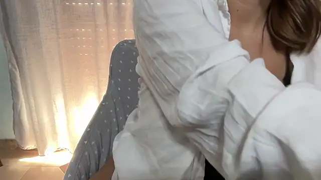 Snapshot of pic91 chatting on 12-23-25, 09:40 pic91 online show from 12-23-25, 09:40