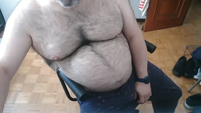 mikeyhotbear online show from 06-10-26, 09:19
