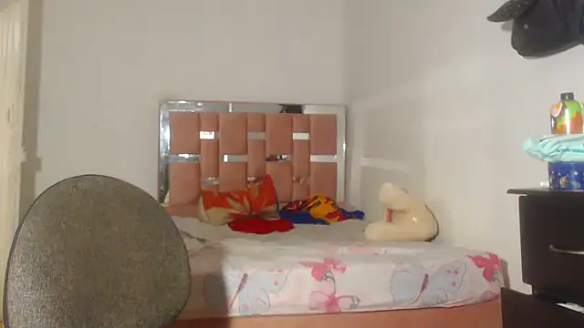 Kristal Cox1 online show from 10-17-25, 09:45