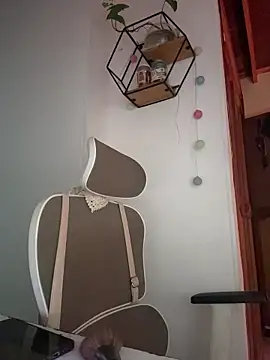 GabriSaenz online show from 12-21-25, 12:18