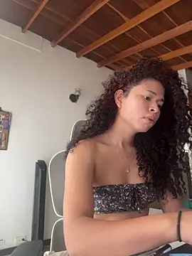 GabriSaenz online show from 05-12-26, 01:41