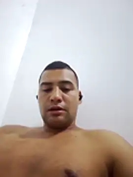Snapshot of EISONREINA11 chatting on 01-12-26, 05:01 EISONREINA11 online show from 01-12-26, 05:01