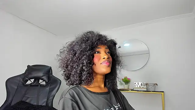 Snapshot of Emattaylor chatting on 11-21-25, 12:59 Emattaylor online show from 11-21-25, 12:59