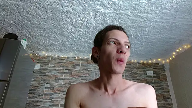 Snapshot of omar_alurba chatting on 10-17-25, 05:37 omar alurba online show from 10-17-25, 05:37