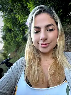 sammyqueenx21 online show from 06-24-26, 11:42
