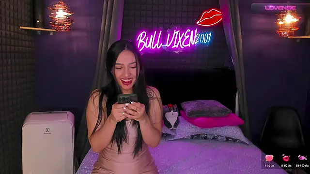 bull vixen2001 online show from 10-21-25, 09:21