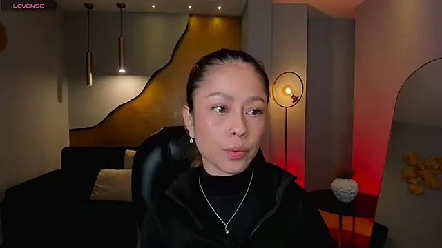 ErikaBenz  online show from 02-10-25, 11:04