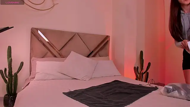 ErikaBenz  online show from 03-18-26, 12:19