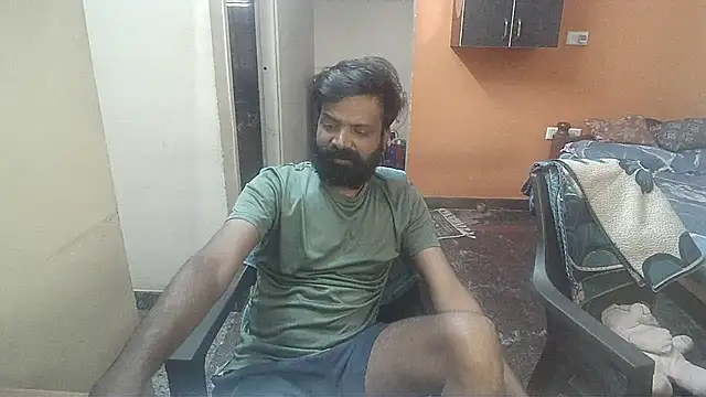 Snapshot of Indiaguy4u chatting on 01-19-25, 06:09 Indiaguy4u online show from 01-19-25, 06:09