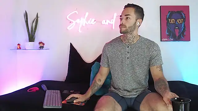 Snapshot of SophieFoxx17 chatting on 10-09-25, 11:52 SophieFoxx17 online show from 10-09-25, 11:52