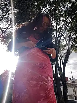  Laary online show from 10-19-25, 09:04