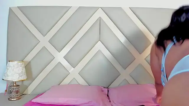 SSCARLETH  online show from 02-19-25, 07:05