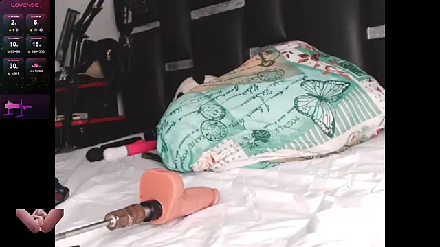 Snapshot of Danae_999 chatting on 03-19-26, 10:47 Danae 999 online show from 03-19-26, 10:47