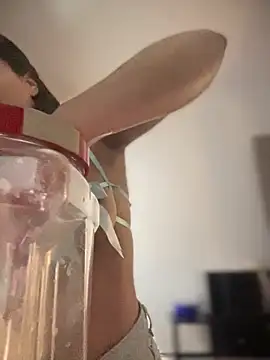 Snapshot of _Eurekaa_ chatting on 02-28-26, 03:07 Eurekaa online show from 02-28-26, 03:07