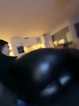 TheCinderella online show from 11-17-25, 04:46