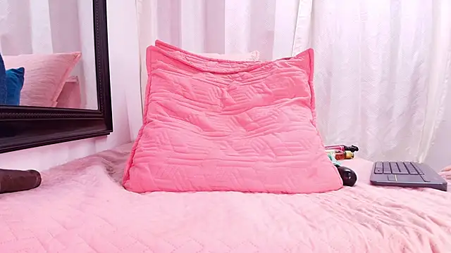 danna berlin  online show from 01-12-25, 10:22