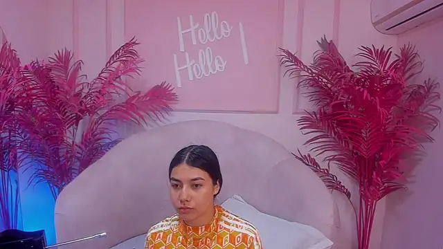 Snapshot of Natasharuso chatting on 02-22-25, 11:35 Natasharuso online show from 02-22-25, 11:35