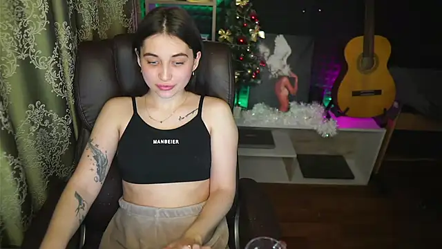 delicatedBailey online show from 01-13-25, 05:23