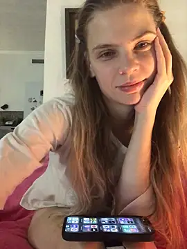 Snapshot of LeyaJohnson chatting on 12-20-24, 07:39 LeyaJohnson online show from 12-20-24, 07:39