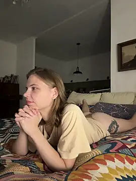 Snapshot of LeyaJohnson chatting on 11-15-25, 01:40 LeyaJohnson online show from 11-15-25, 01:40