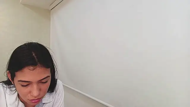 Snapshot of Sassy--Girl chatting on 09-29-25, 06:02 Sassy--Girl online show from 09-29-25, 06:02