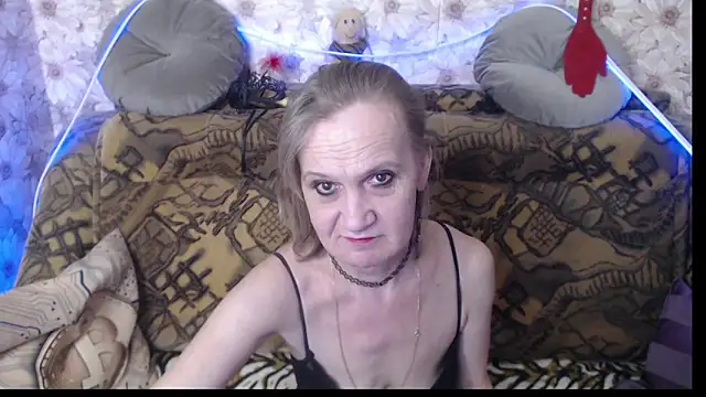 MissBekker online show from 12-10-24, 01:22