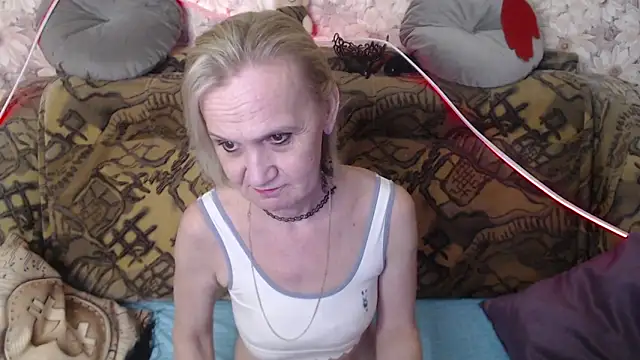 MissBekker online show from 12-17-24, 09:17