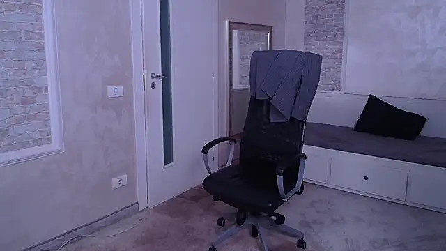 Snapshot of WilsonJules chatting on 01-06-25, 12:16 WilsonJules online show from 01-06-25, 12:16