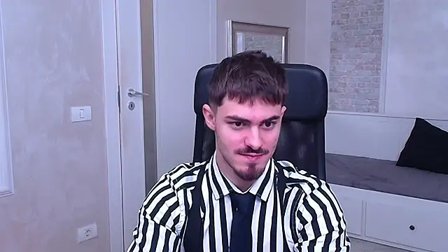 Snapshot of WilsonJules chatting on 01-06-25, 04:13 WilsonJules online show from 01-06-25, 04:13