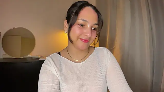 Snapshot of xSelena chatting on 01-08-25, 02:57 xSelena online show from 01-08-25, 02:57