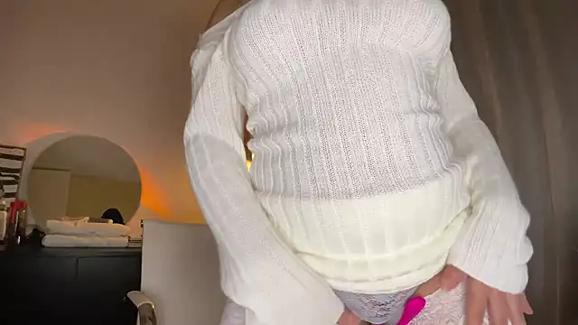 Snapshot of xSelena chatting on 01-11-25, 05:31 xSelena online show from 01-11-25, 05:31