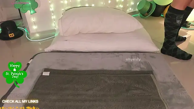 ohyesly  online show from 03-25-26, 10:10