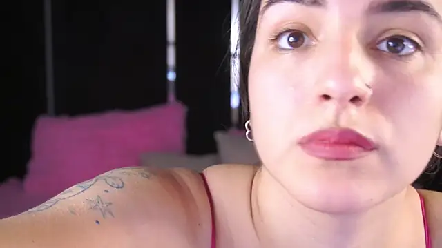 Snapshot of Daphne_Moss chatting on 03-12-25, 01:51 Daphne Moss online show from 03-12-25, 01:51