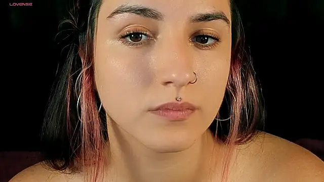Daphne Moss online show from 06-18-26, 01:15