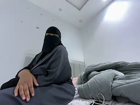 Submissive Arab online show from 12-27-24, 04:54