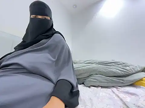 Submissive Arab online show from 12-30-24, 06:38