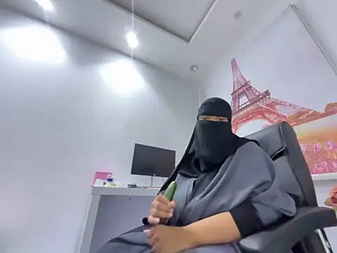 Submissive Arab online show from 02-15-25, 12:37