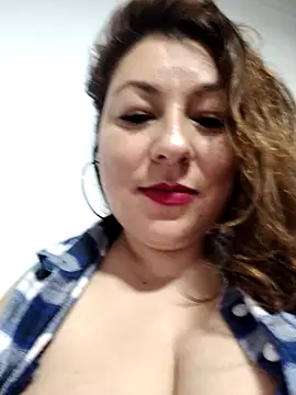 Snapshot of sakotodika chatting on 10-27-25, 11:31 sakotodika online show from 10-27-25, 11:31