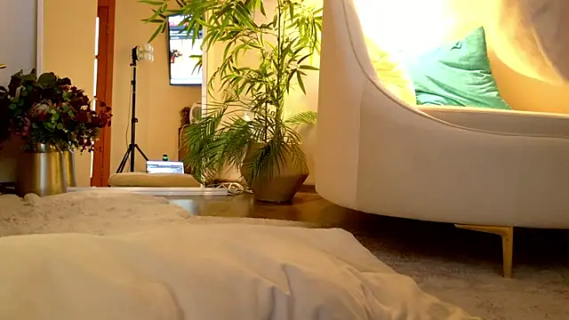 Ledy Mary online show from 06-12-26, 07:57