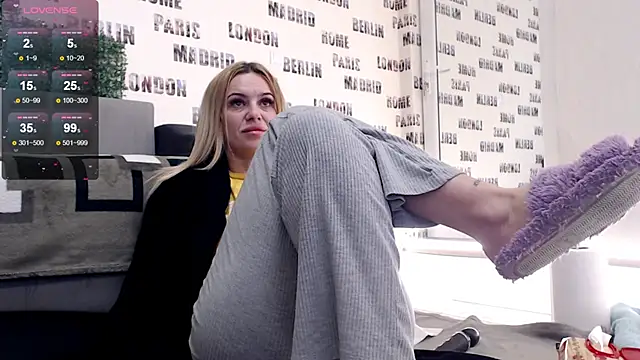 sweetdaiana23 online show from 01-18-25, 11:33