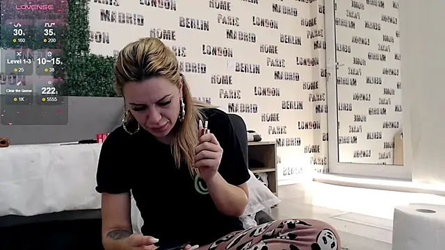 sweetdaiana23 online show from 02-02-25, 01:45