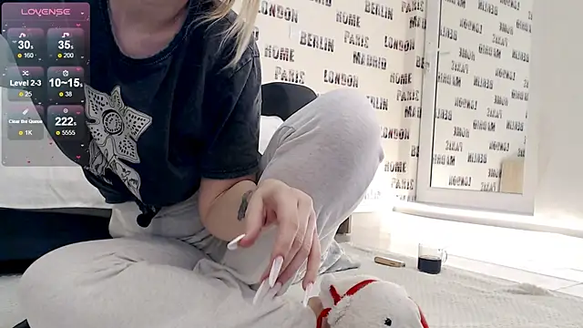 sweetdaiana23 online show from 02-15-25, 01:42