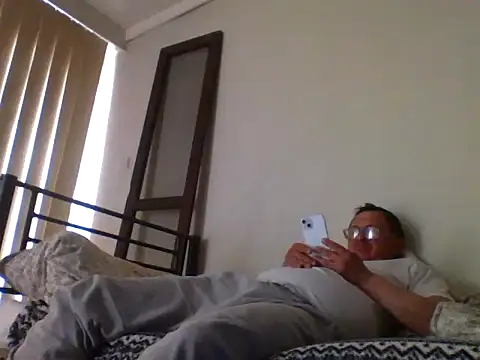 Snapshot of Ilikegranny666 chatting on 04-11-26, 10:08 Ilikegranny666 online show from 04-11-26, 10:08