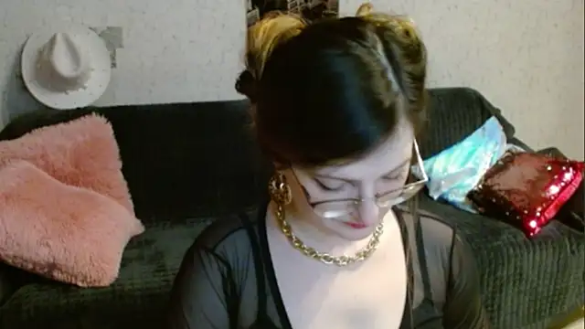 Arielsssplash online show from 12-17-25, 02:45